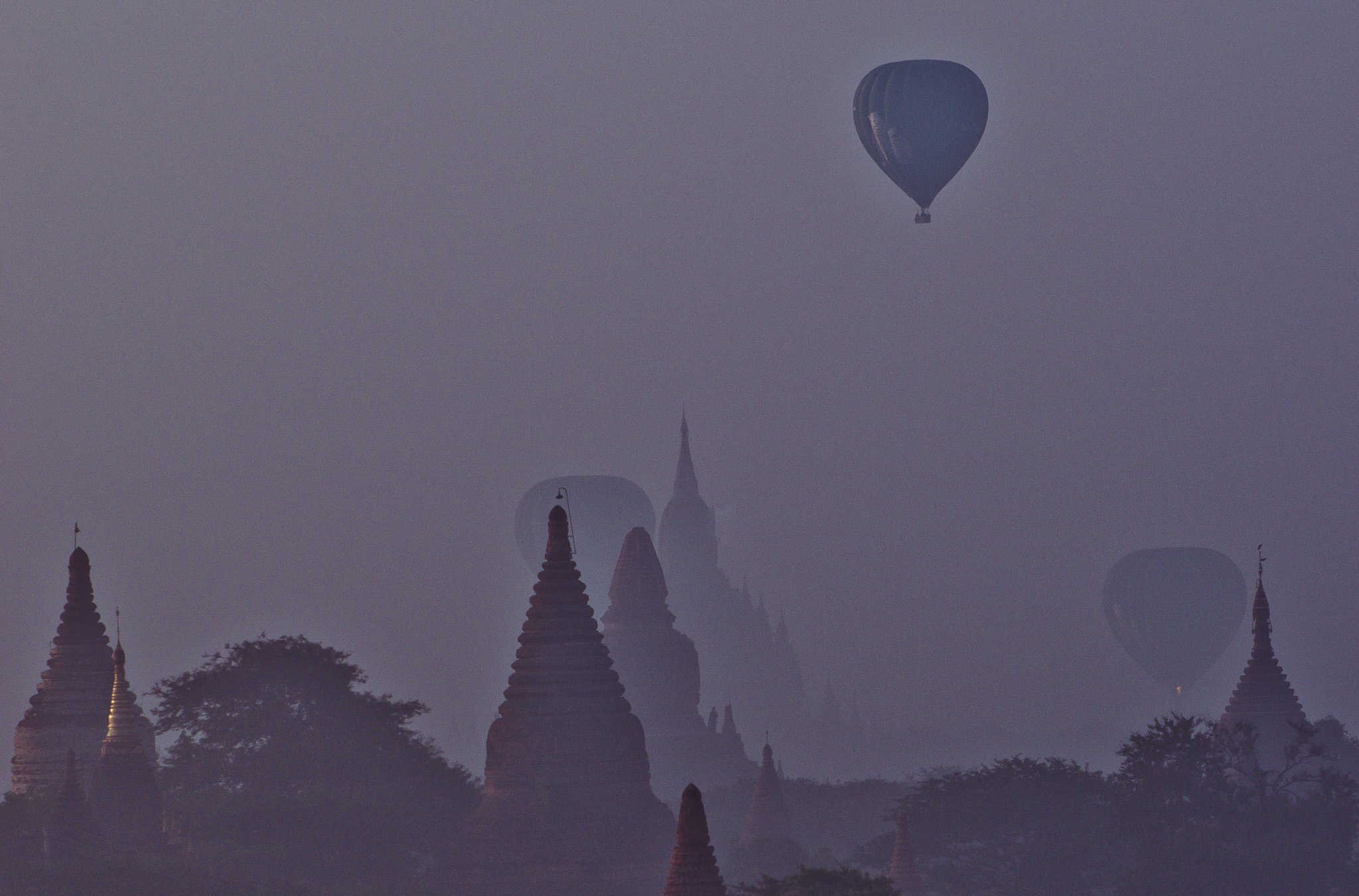 Travel  inspiration: hot air balloon ride over the temples of Bagan, Myanmar