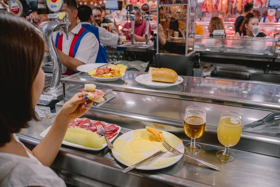 Eating in Madrid: Museo del Jamon