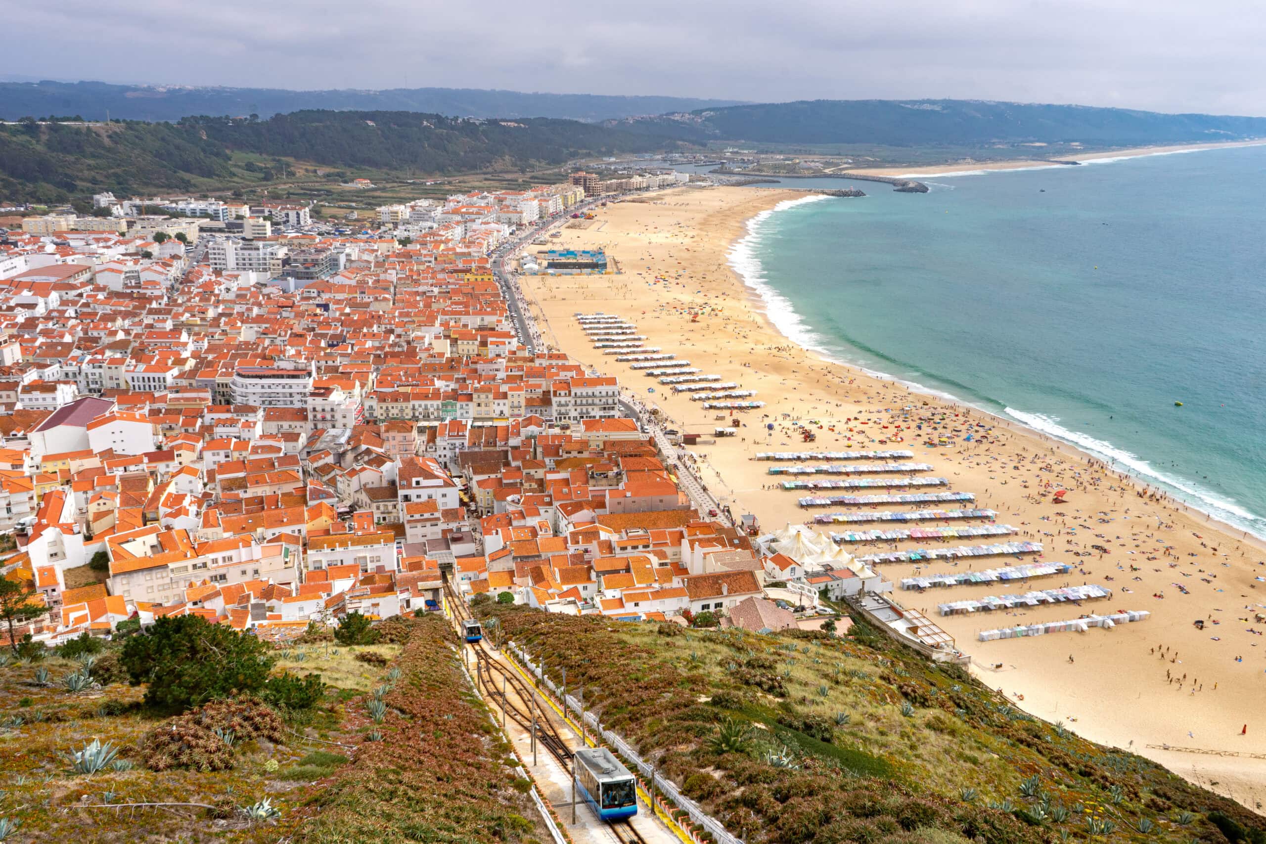 Nazare funicular travelling uphill between Praia da Nazare and Sitio.