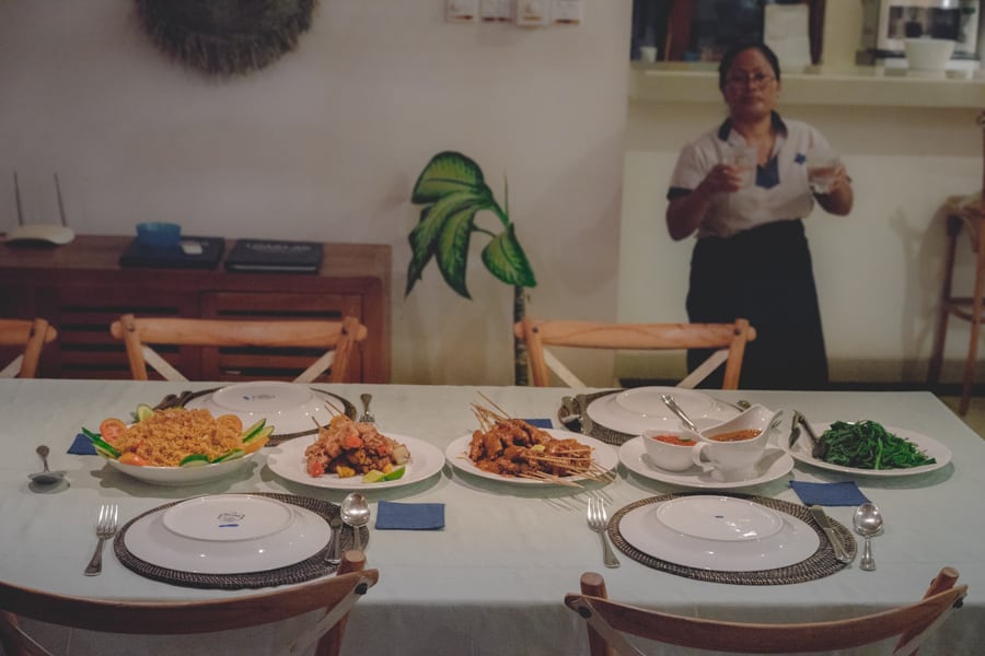 Butler getting ready for dinner at Umalas retreat 3