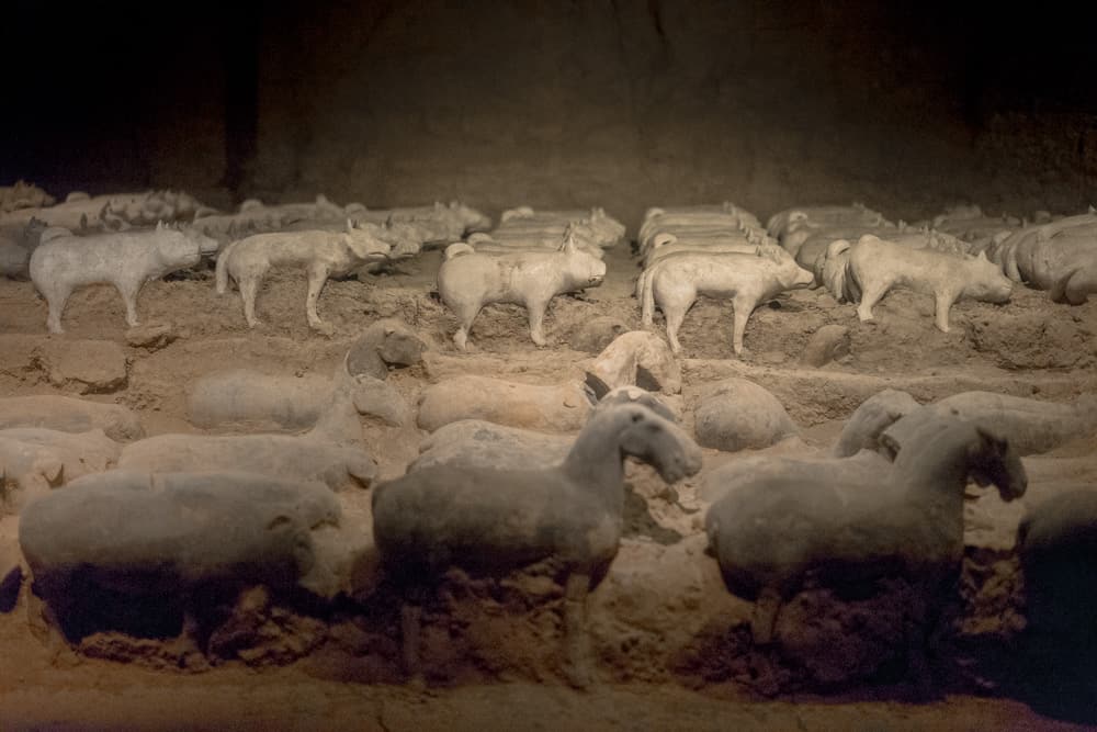 Figures of domesticated animals in the Tomb of Emperor Jingdi