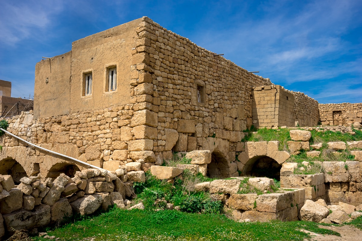 The village of Oğuz is built on top of and between the Dara ruins