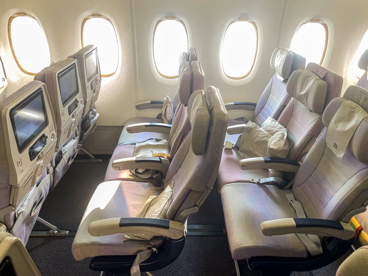 Layout of the A380 on Emirates airlines economy class