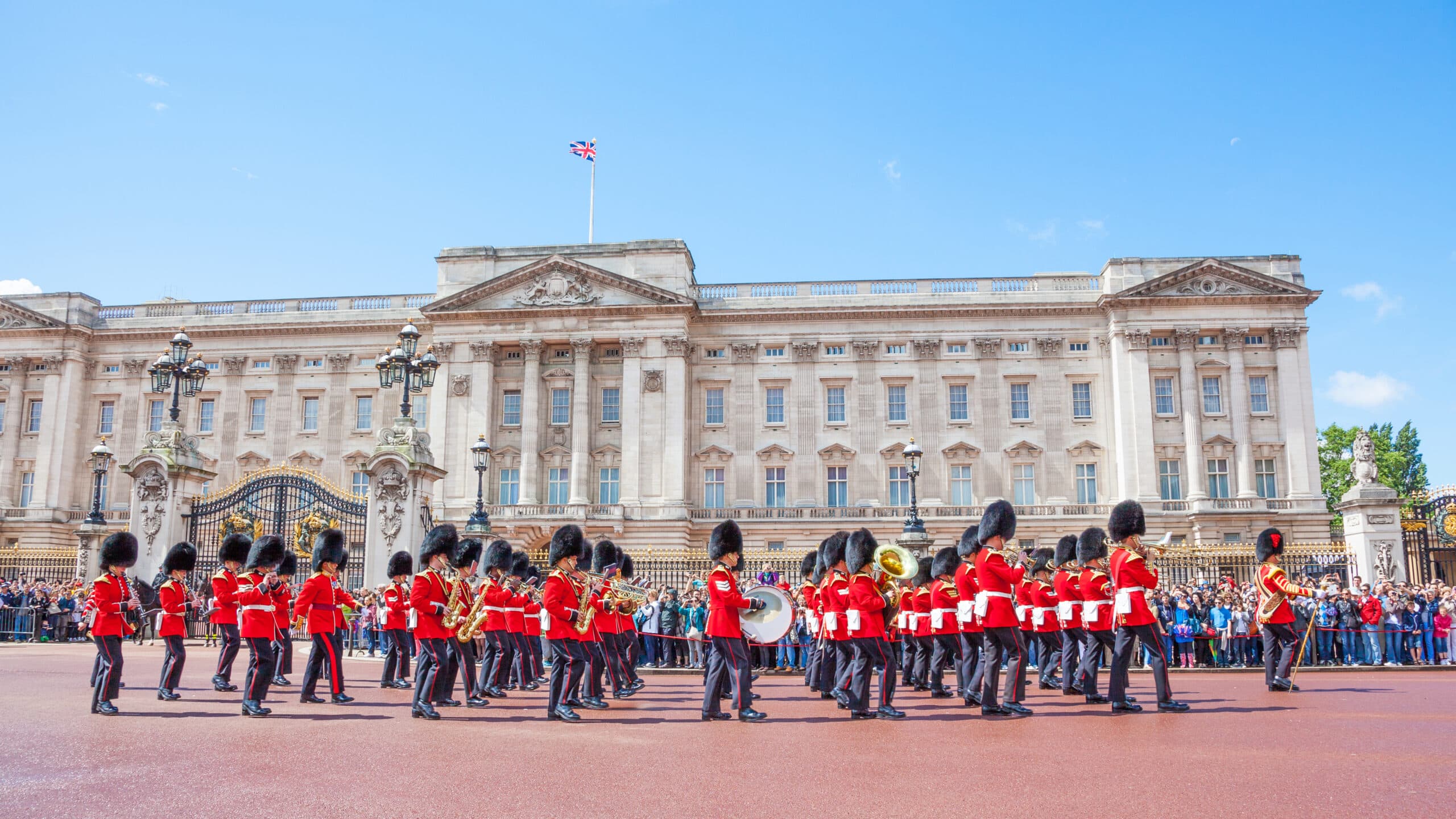 European landmarks to visit: Buckingham Palace in London