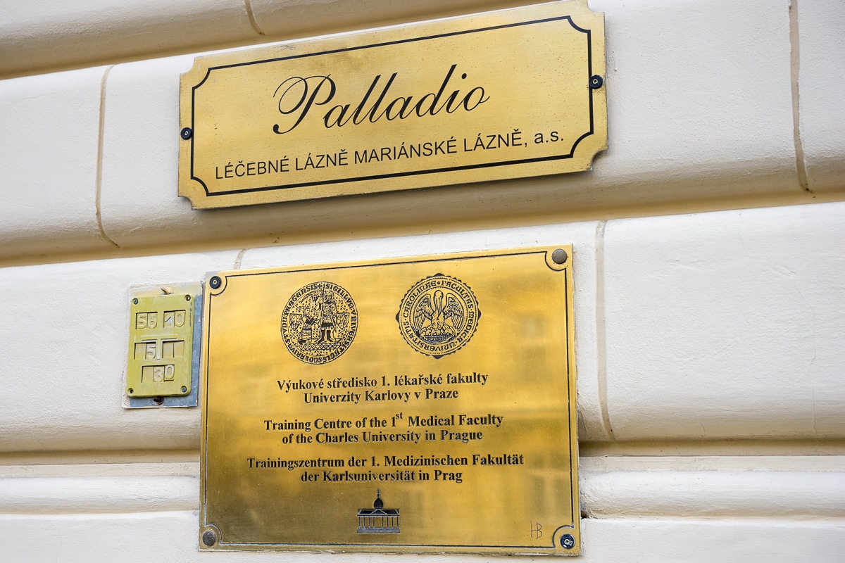 A plaque saying that the Palladio is a training centre for the 1st Medical Faculty of the Charles University in Prague