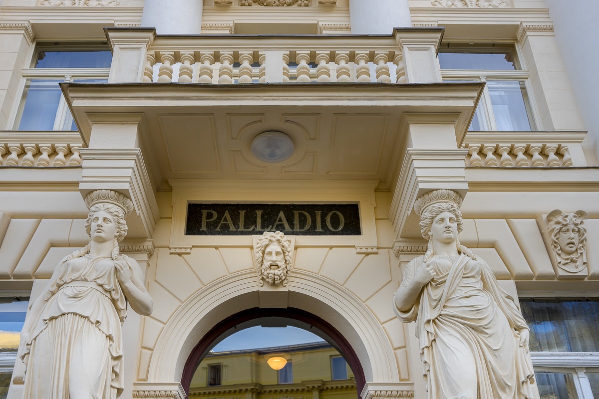 Entrance to the Palladio health centre, adjacent to the Spa hotel svoboda in marianske lazne