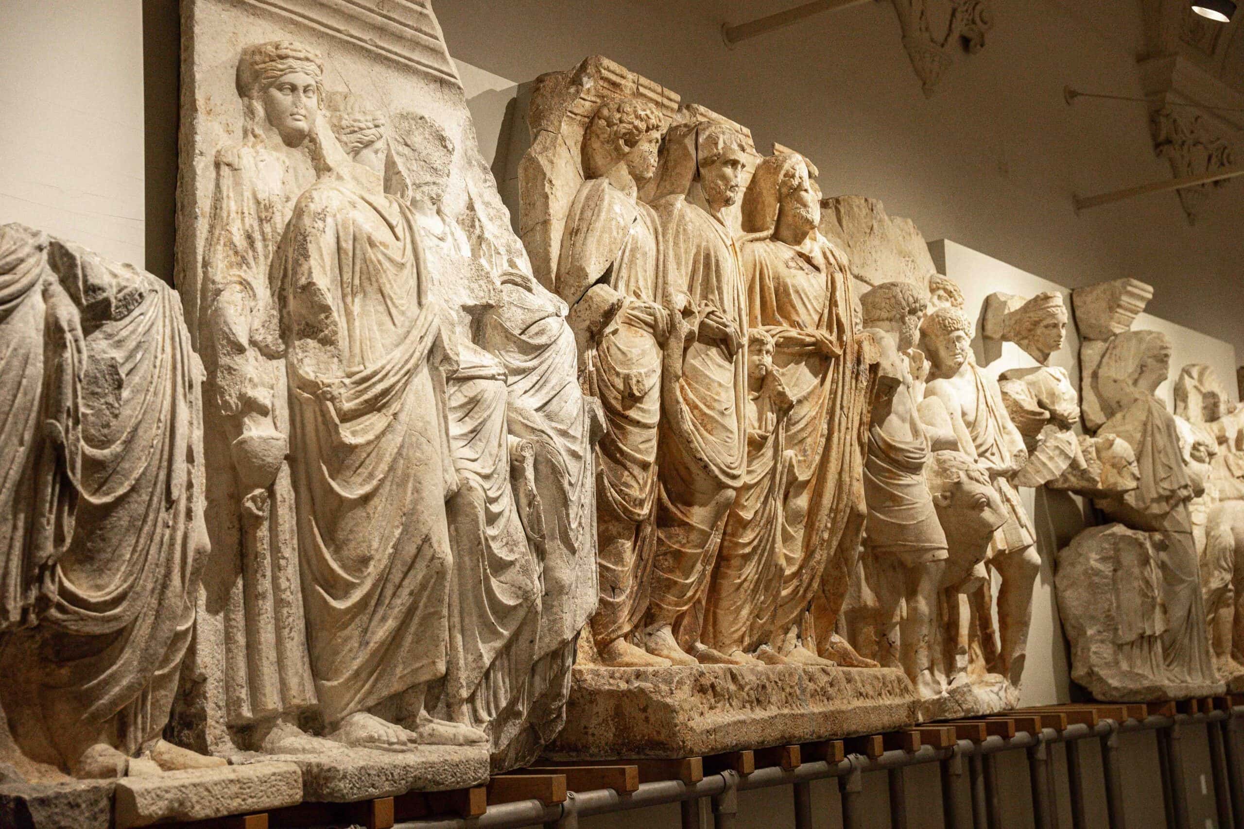 Epesos Museum Vienna: A fragment in marble, part of the Parthian monument depicting the four emperors: Marcus Aurelius, Antoninus Pius, Lucius Verus and Hadrian.