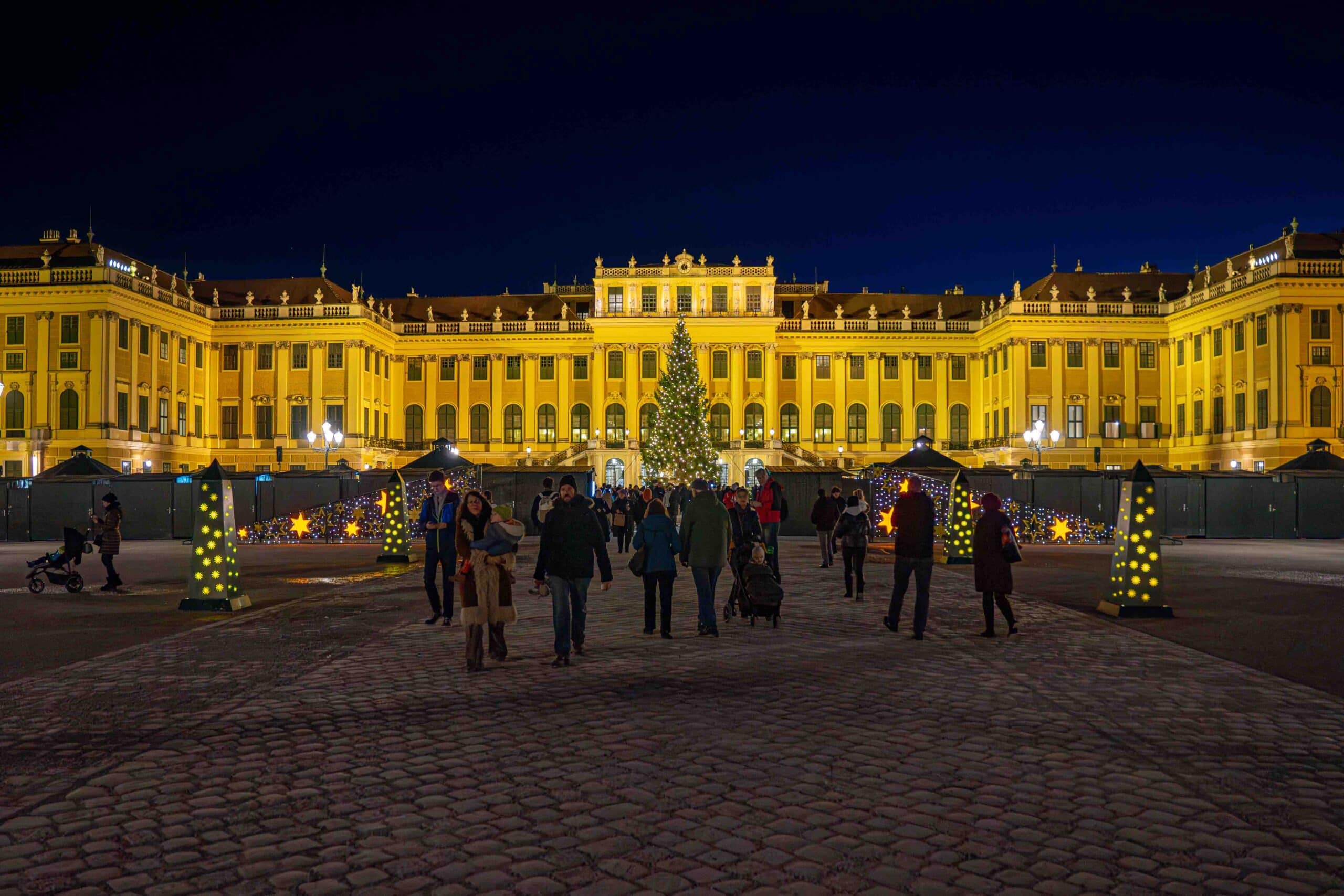 Schonbrunn Palace at night