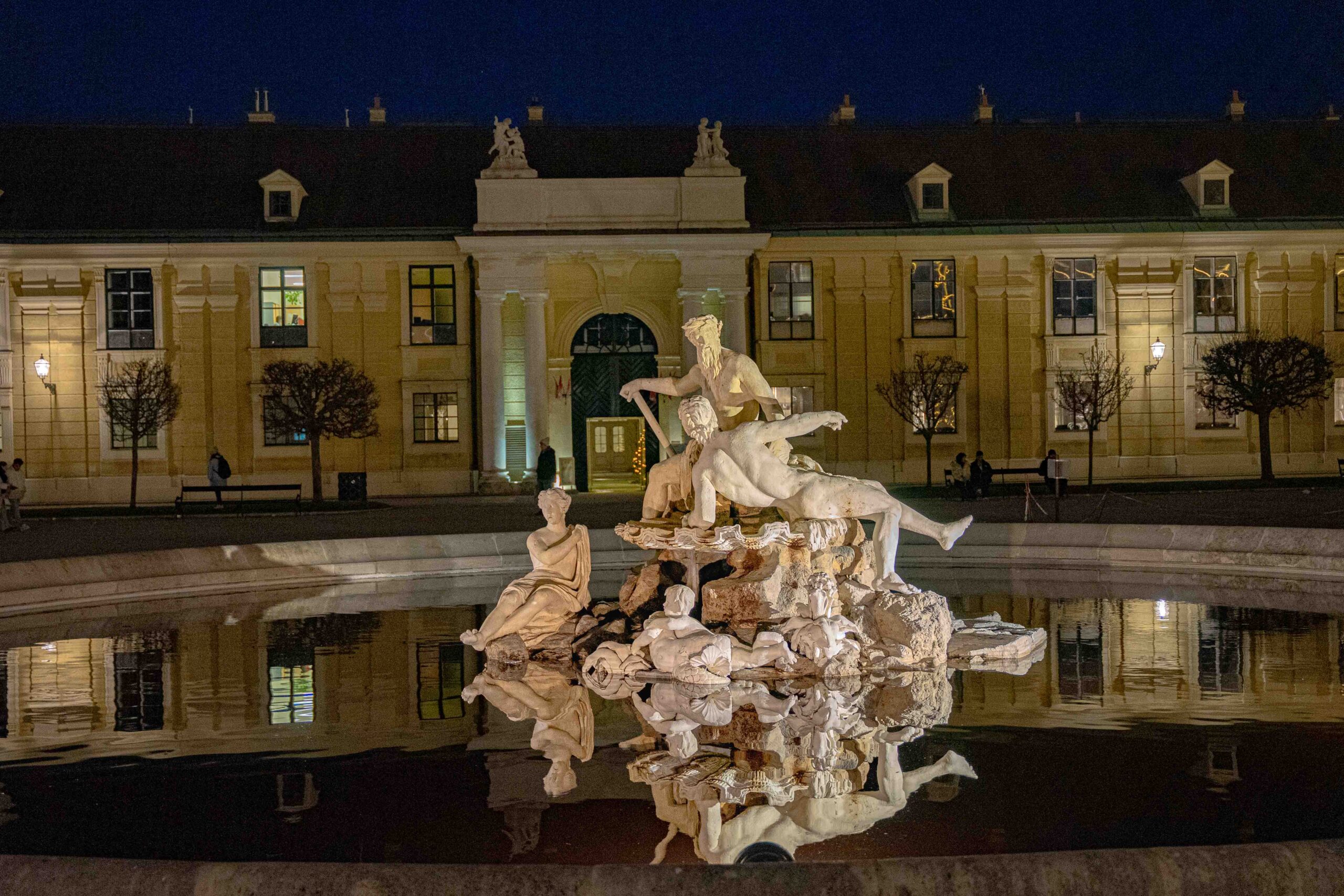 Schonbrunn Palace fountain at night