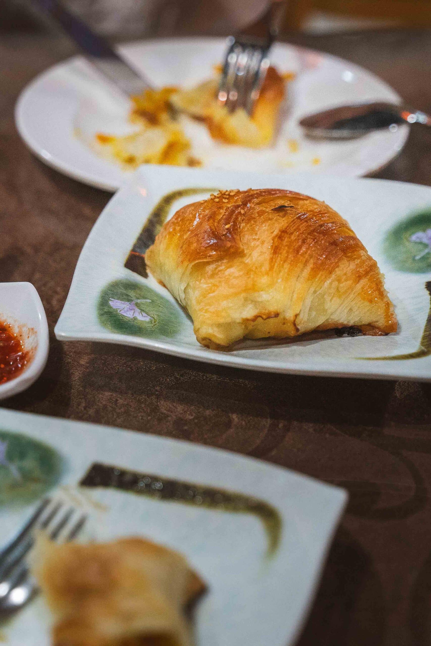 Two bakes samsa filled with mutton that we had at Fortune Restaurant, an Uzbek restaurant in Seoul
