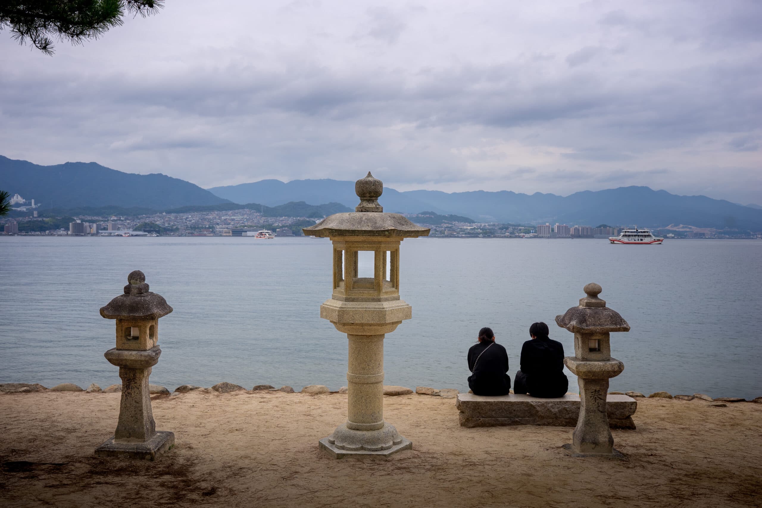 Two days in Hiroshima itinerary with Miyajima