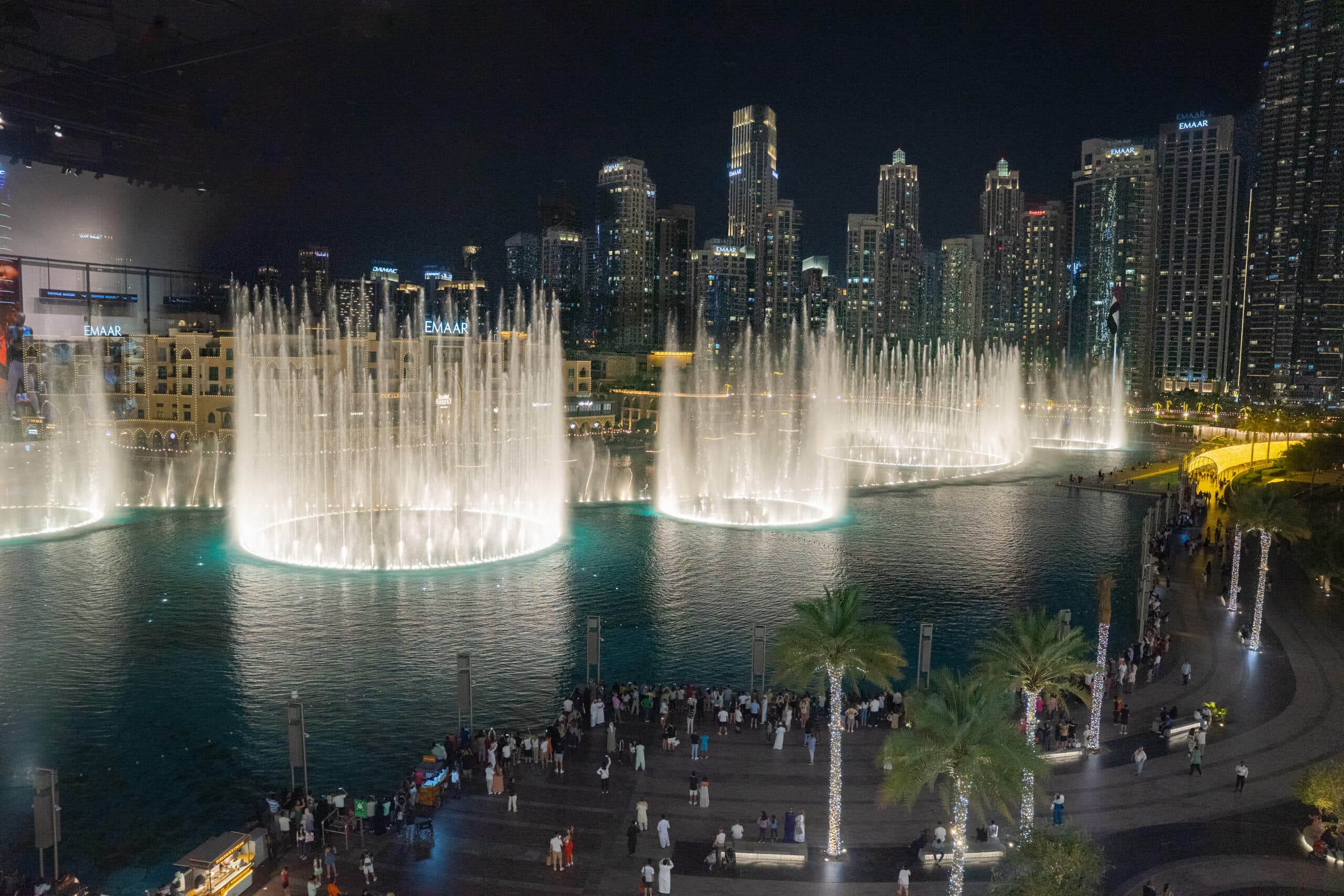 Dubai fountains at night