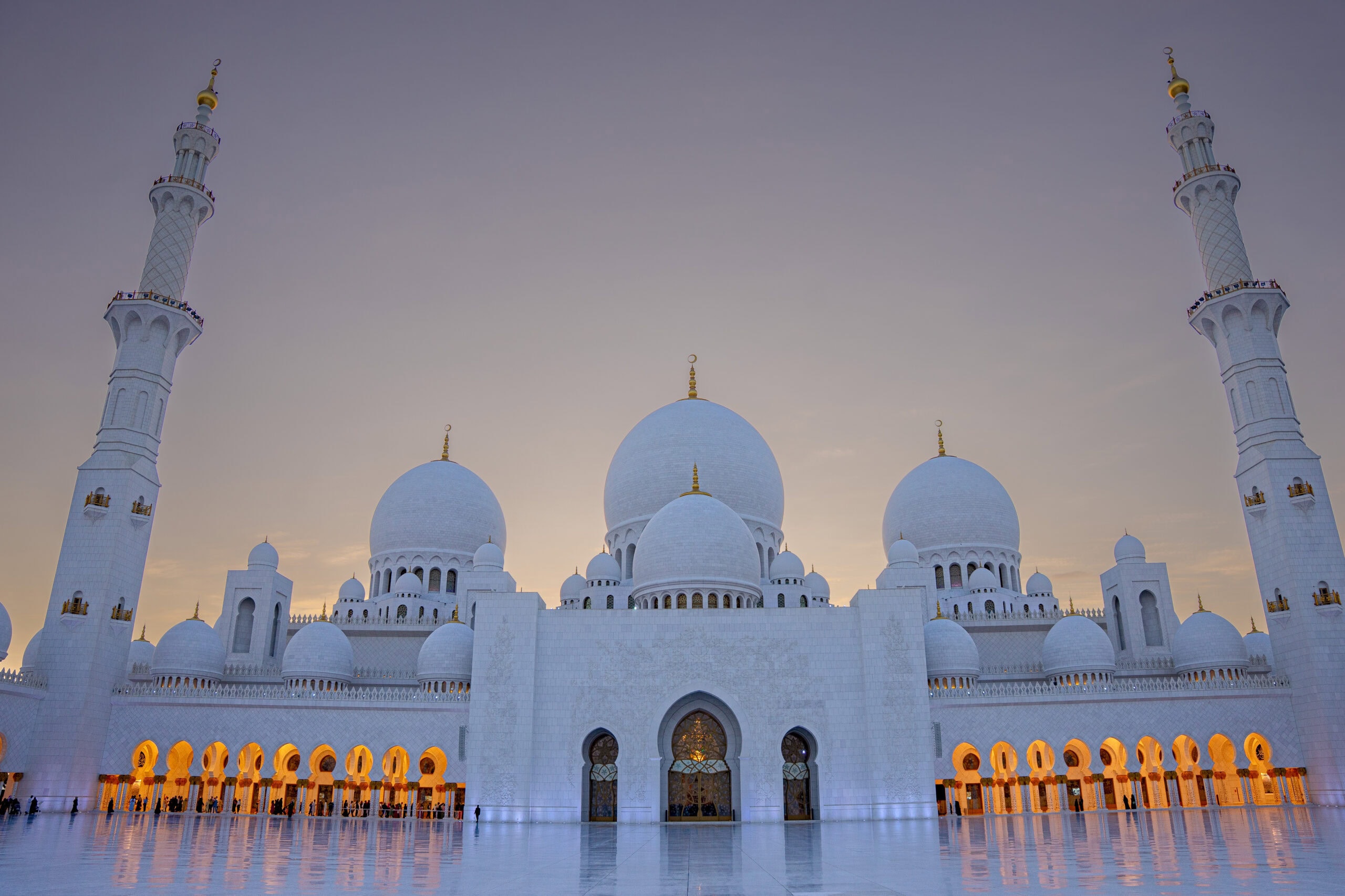 Sheikh Zayed Grand Mosque at sunset