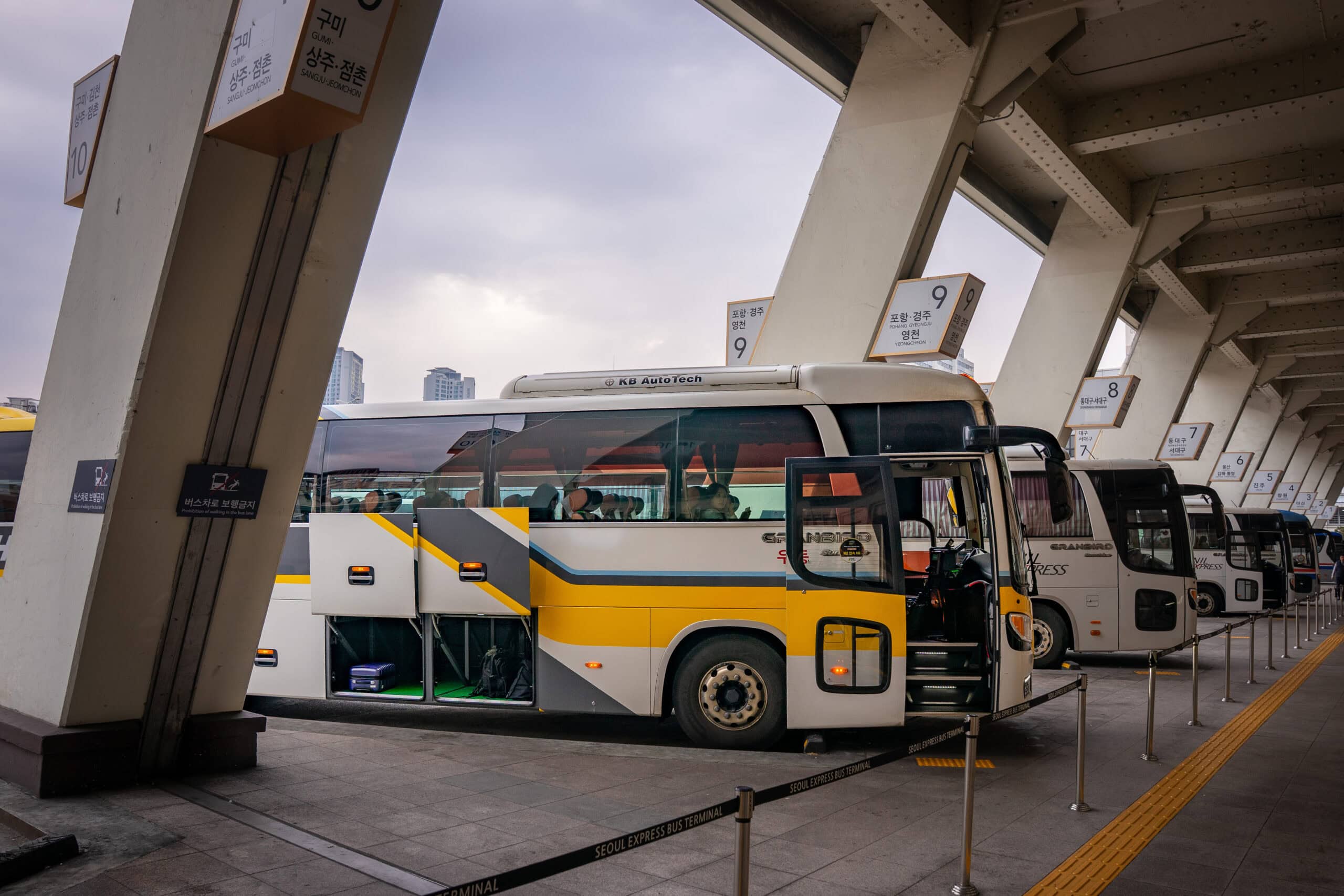 Seoul- Gyeongju bus departing from Bay 9 at Seoul Express Bus terminal