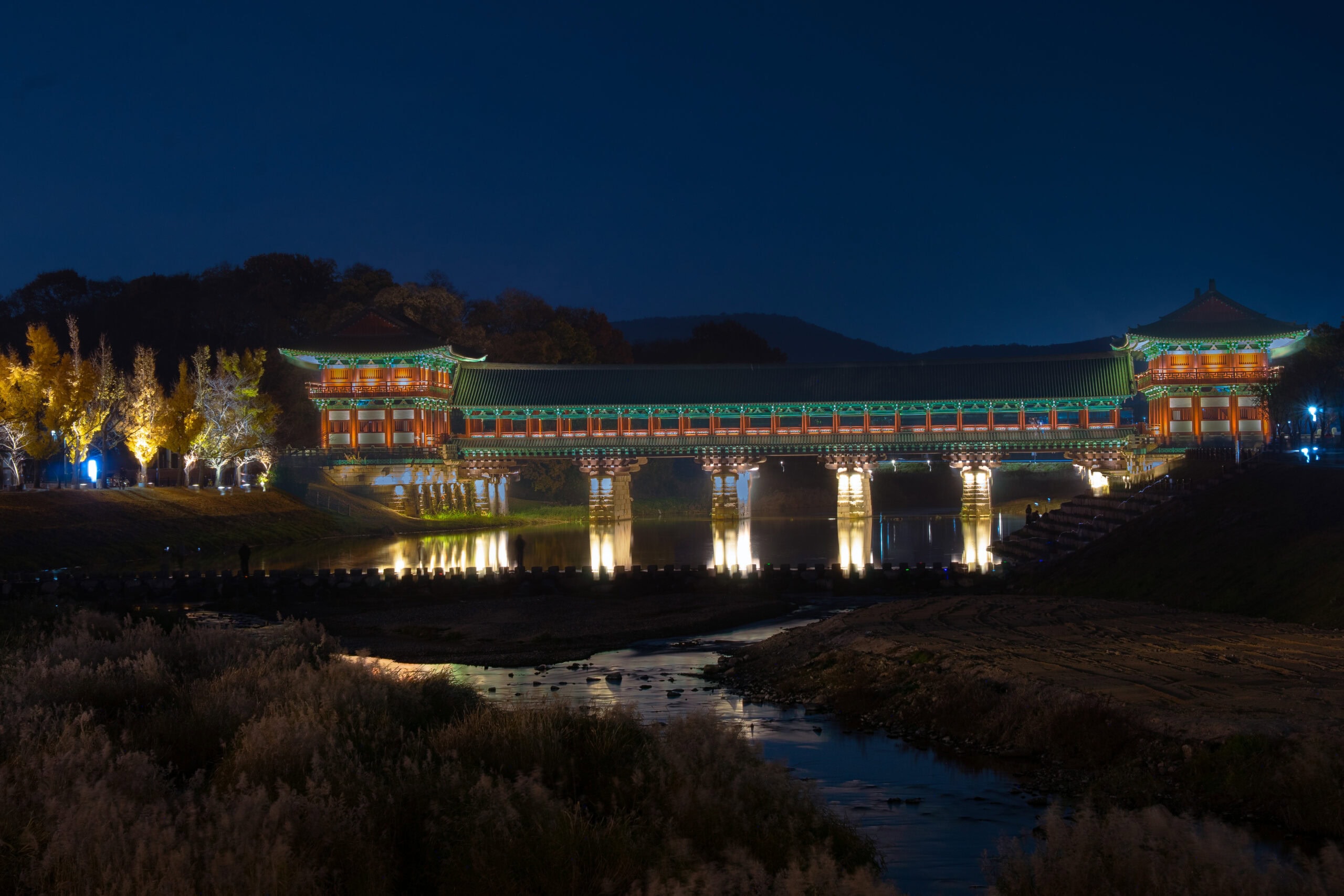 Woljeong Bridge at night