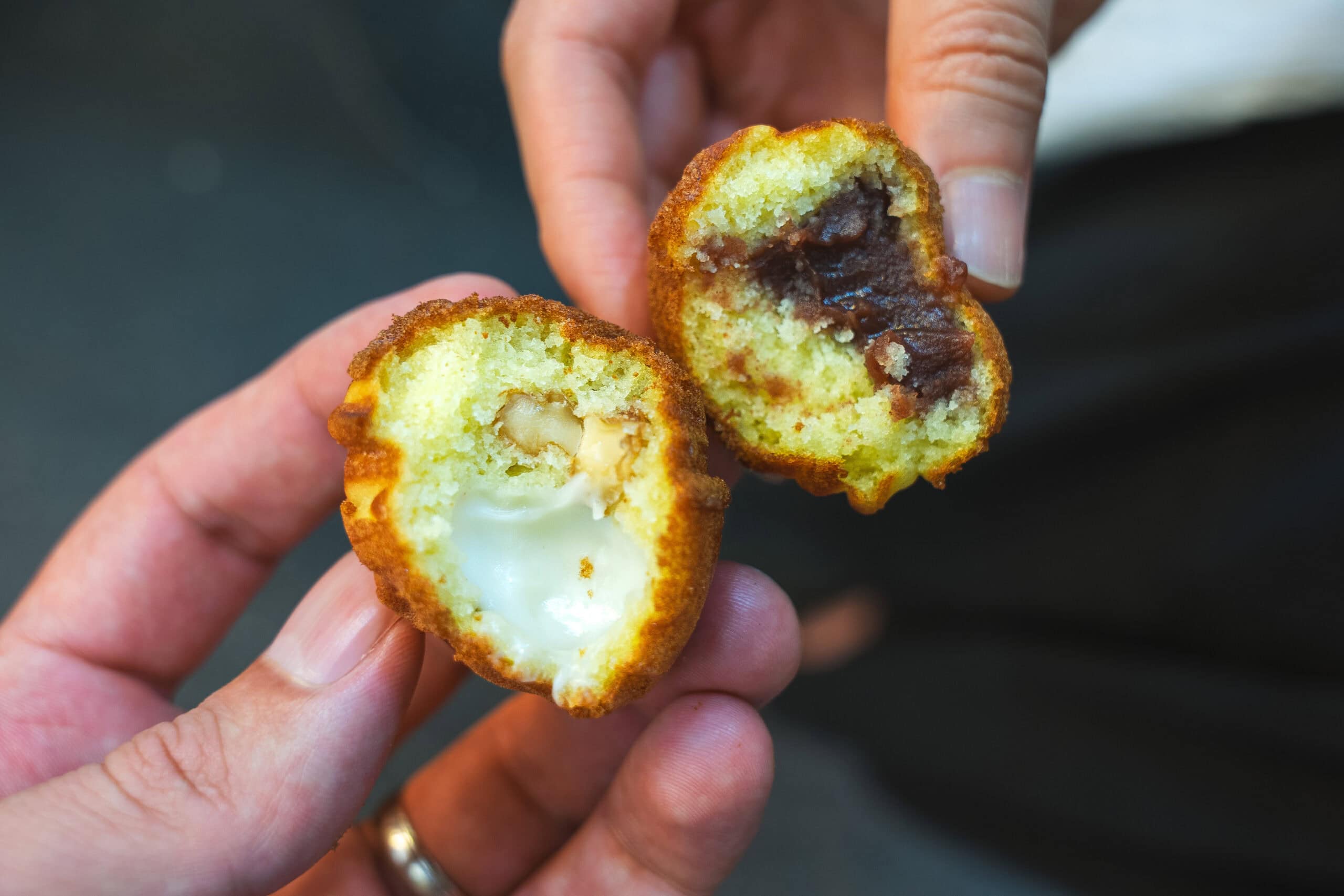 Hodu-gwaja (walnut-shaped cake filled with custard or red bean)