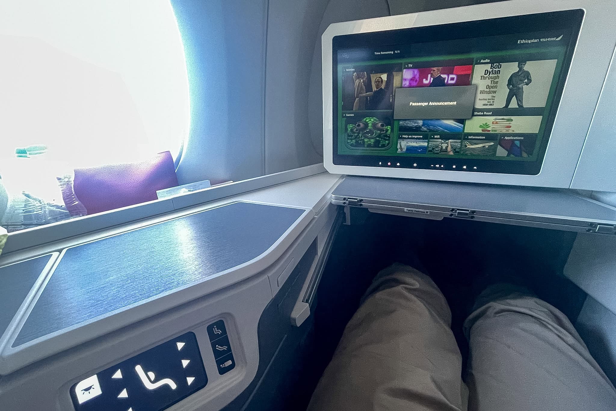 Sleeping in the lie flat seats of Ethiopian Airlines Business class A350